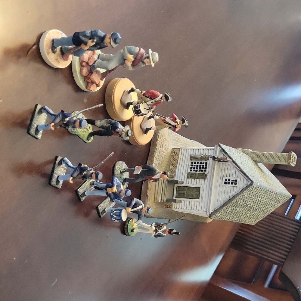 Miniature Soldiers and House Set
